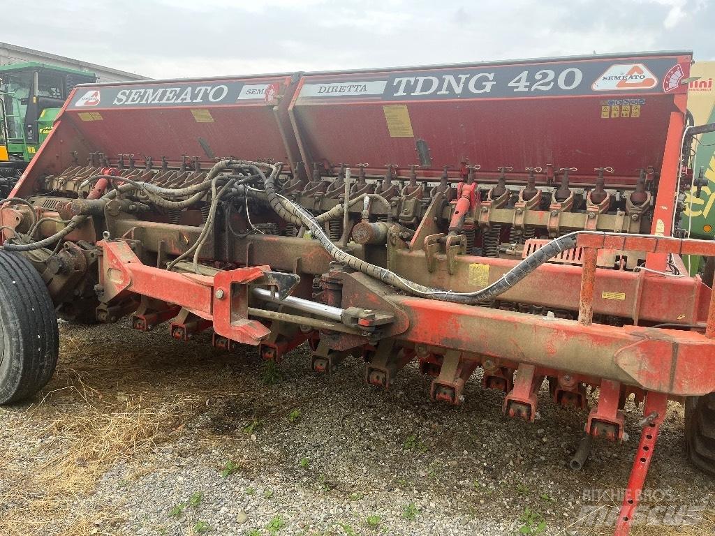 Semeato TNDG 420 Mechanické sejačky