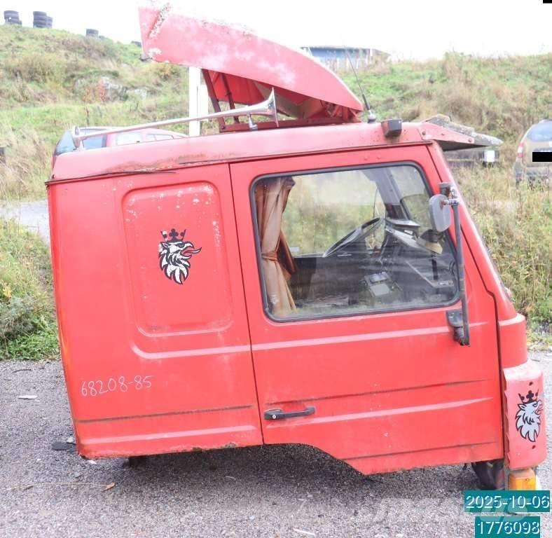 Scania P 82 M Kabíny a interiér