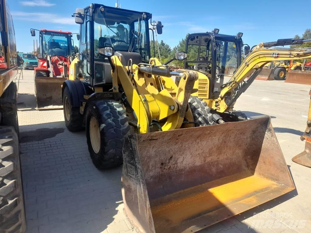 CAT 908M Kolesové nakladače