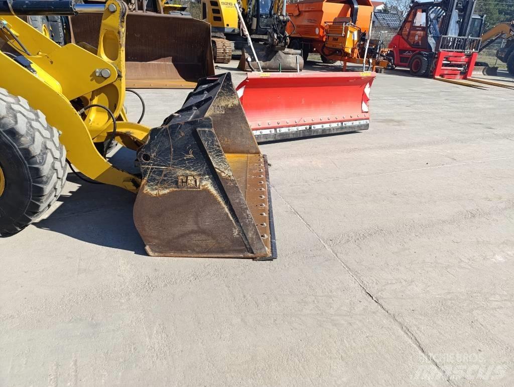 CAT 907 H 2 Kolesové nakladače