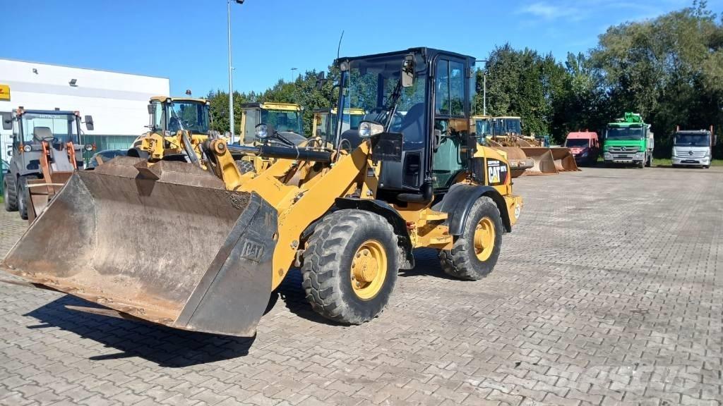 CAT 907 H 2 Kolesové nakladače