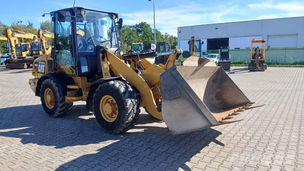 CAT 907 H 2 Kolesové nakladače