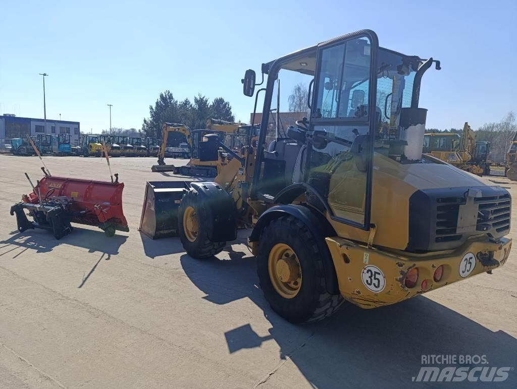 CAT 907 H 2 Kolesové nakladače