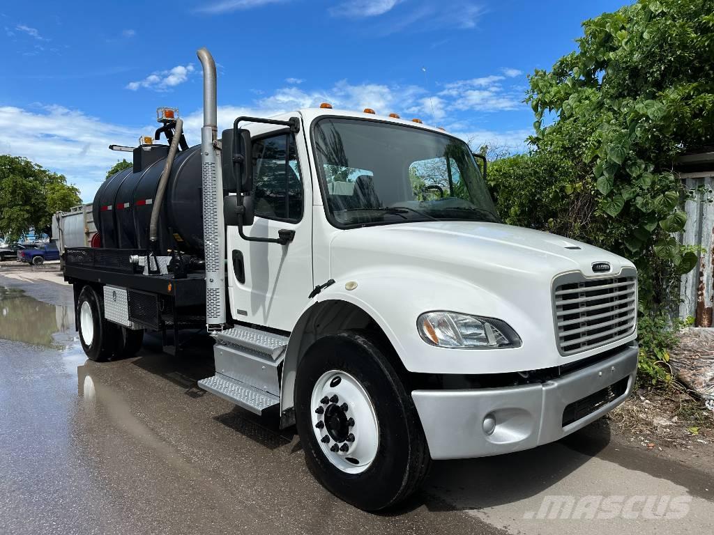 Freightliner M2 Kombinované/Čerpacie cisterny