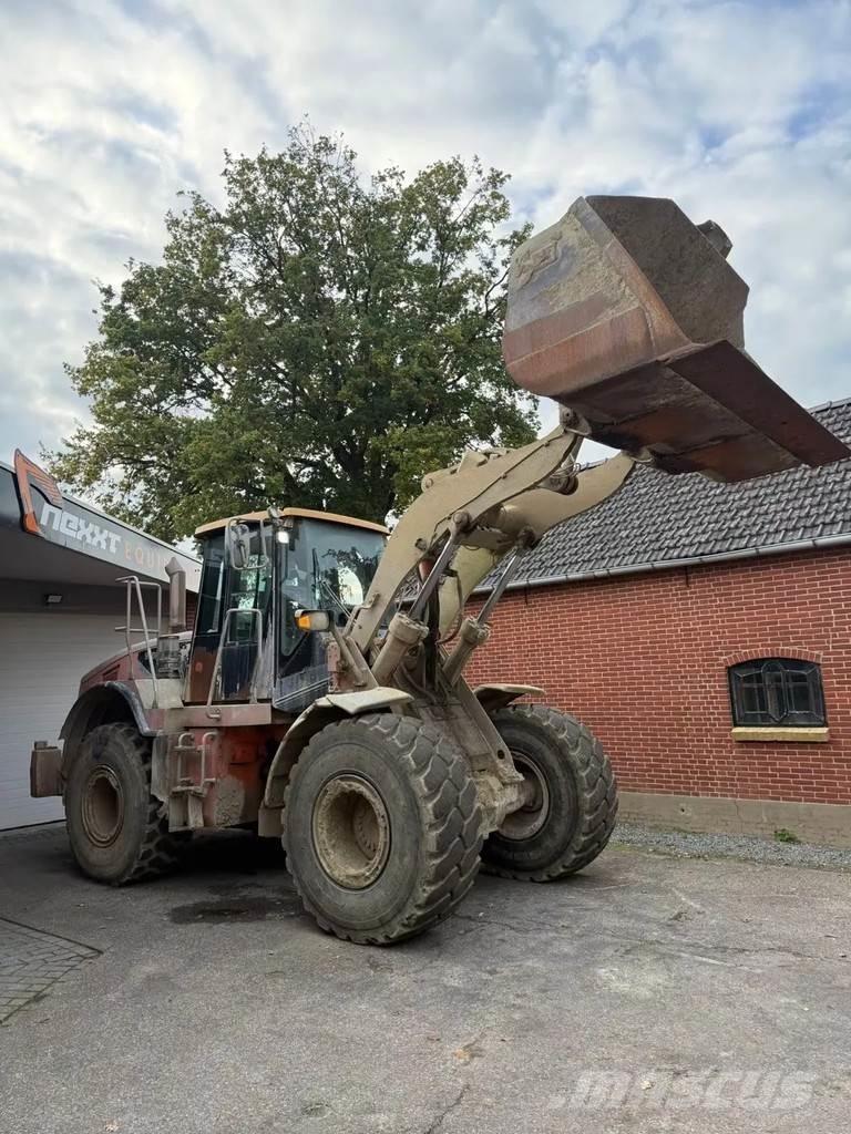 CAT 950H Kolesové nakladače