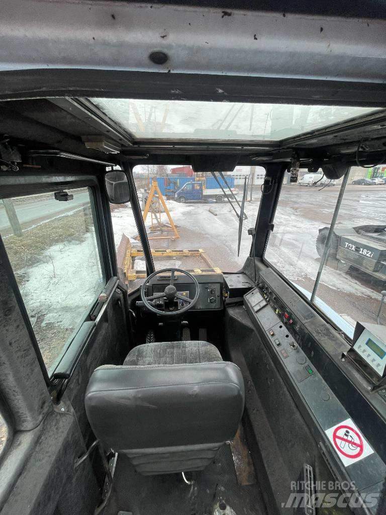 Sisu TRX181 Terminálový ťahač
