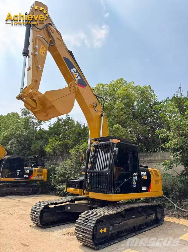 CAT 323D2L Pásové rýpadlá