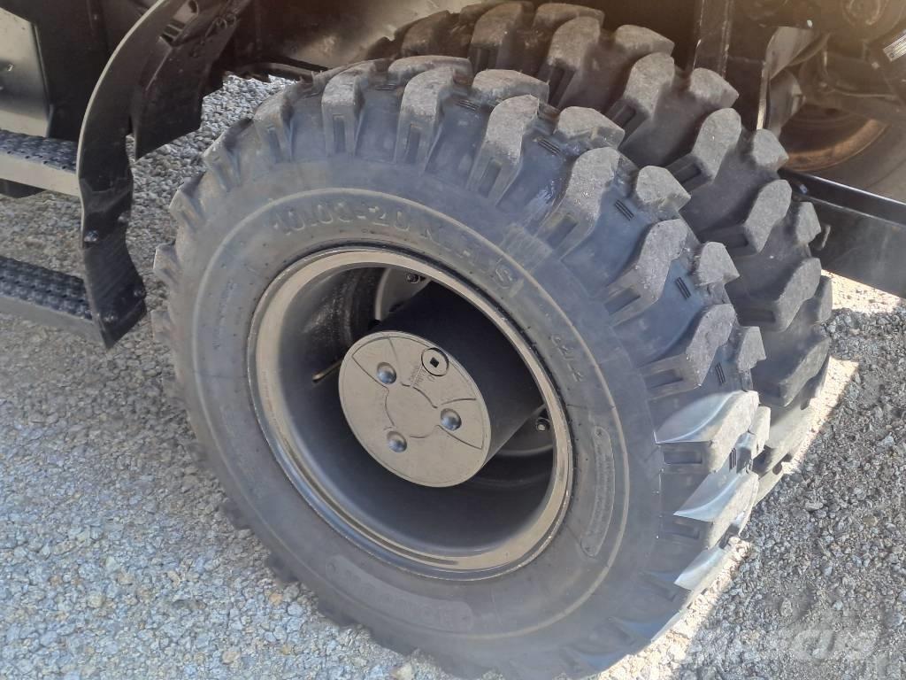 CAT M318F Kolesové rýpadlá