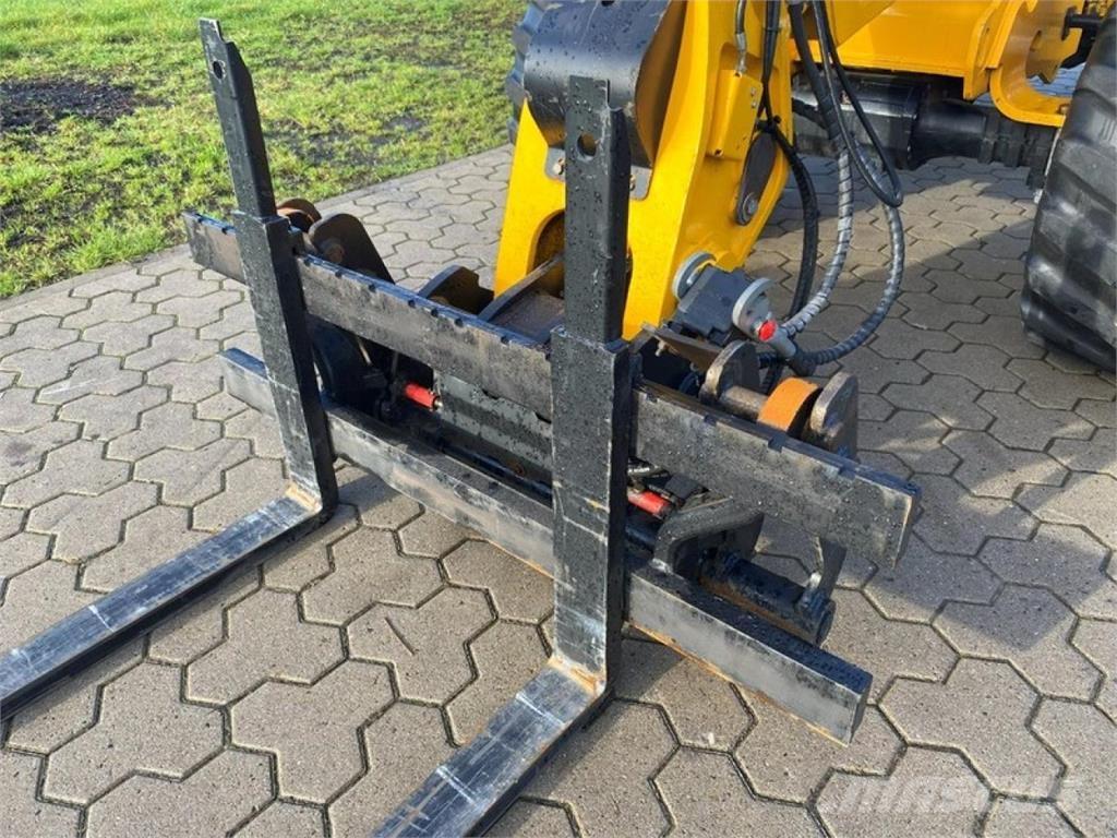 JCB TM 220 - 40 KM/H Teleskopické nakladače pre poľnohospodárstvo