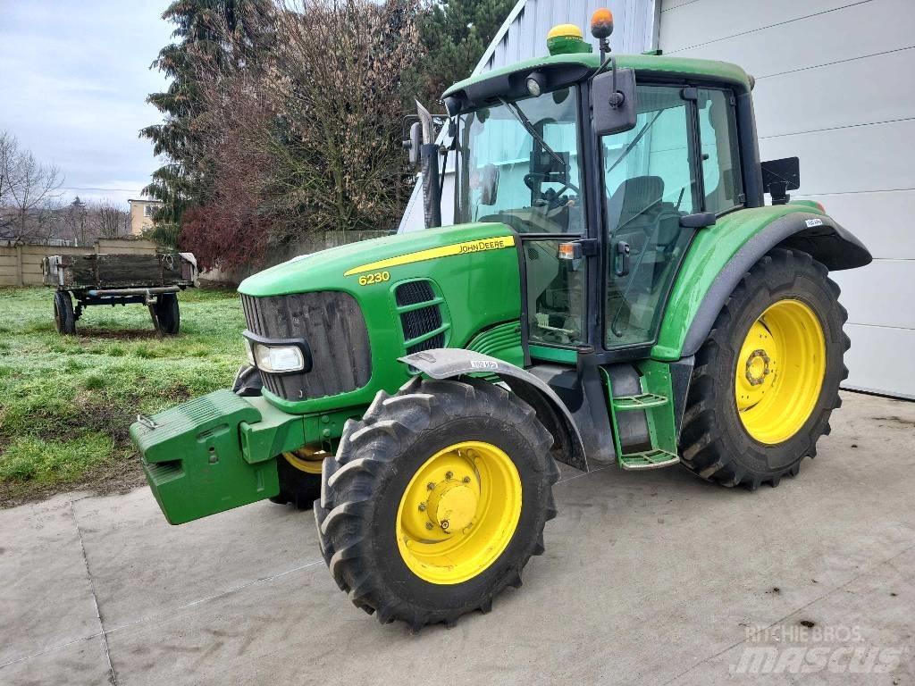 John Deere 6230 STD Traktory