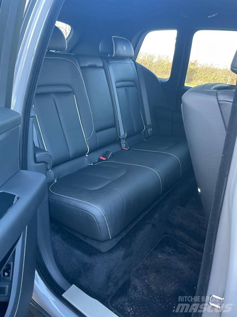 Rolls Royce Cullinan Automobily