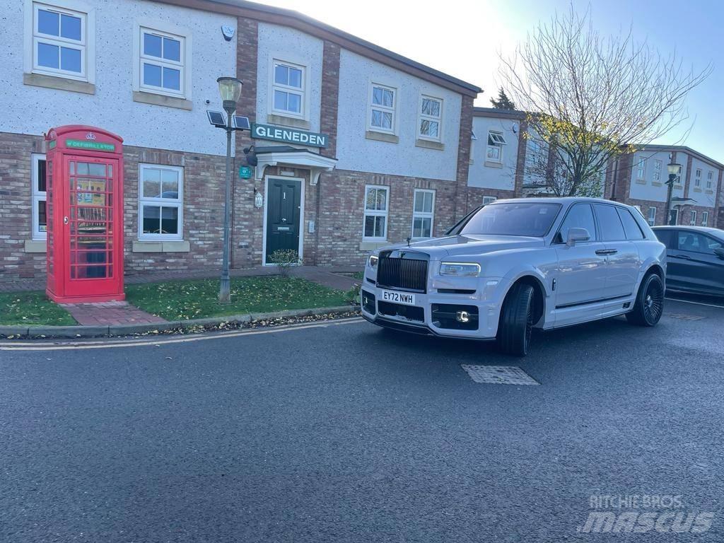 Rolls Royce Cullinan Automobily
