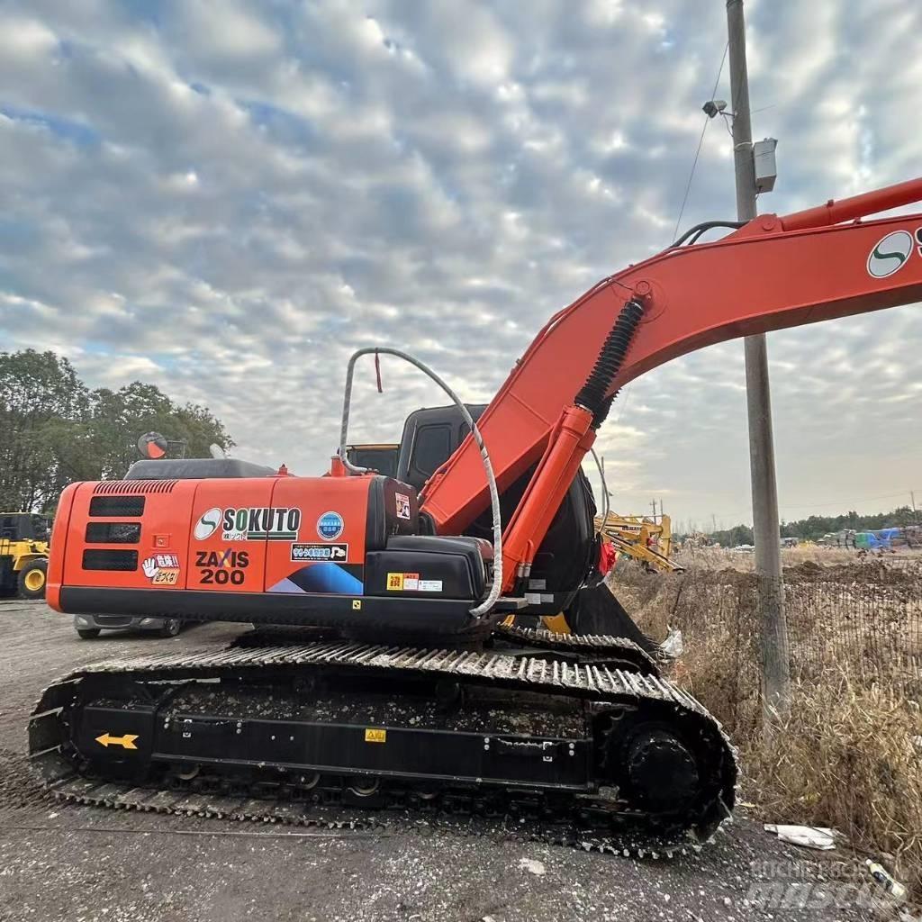 Hitachi ZX 200 Pásové rýpadlá