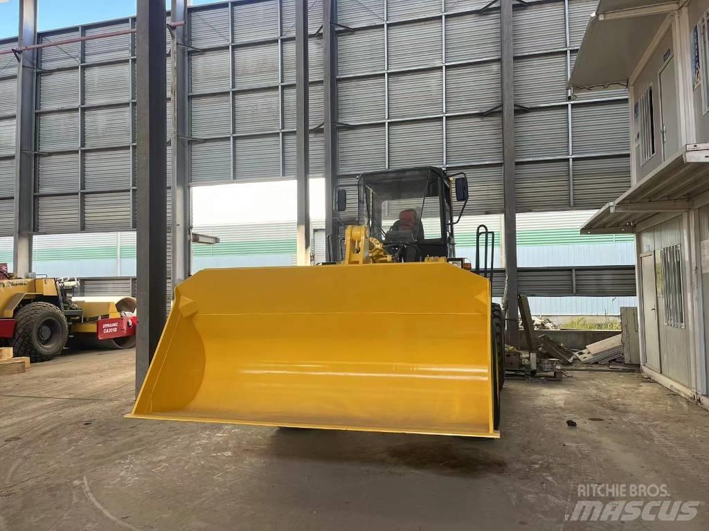 Komatsu WA 320-3 Kolesové nakladače