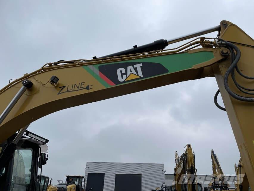 CAT 323F Z-Line Pásové rýpadlá