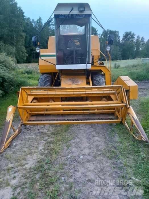 Sampo 580 Kombinované zberacie stroje
