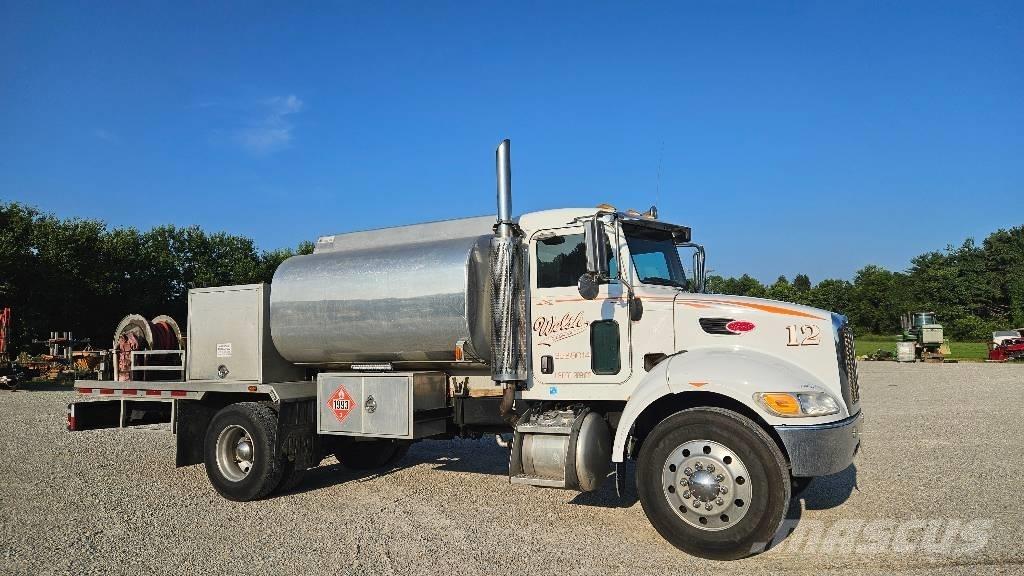 Peterbilt PB335 Cisternové nákladné vozidlá