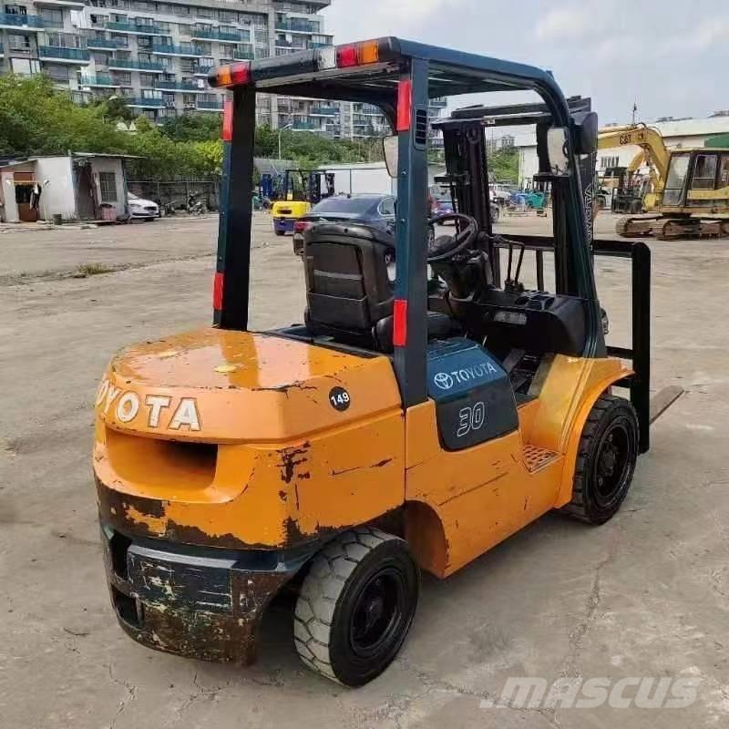 Toyota FD 30 Dieselové vozíky