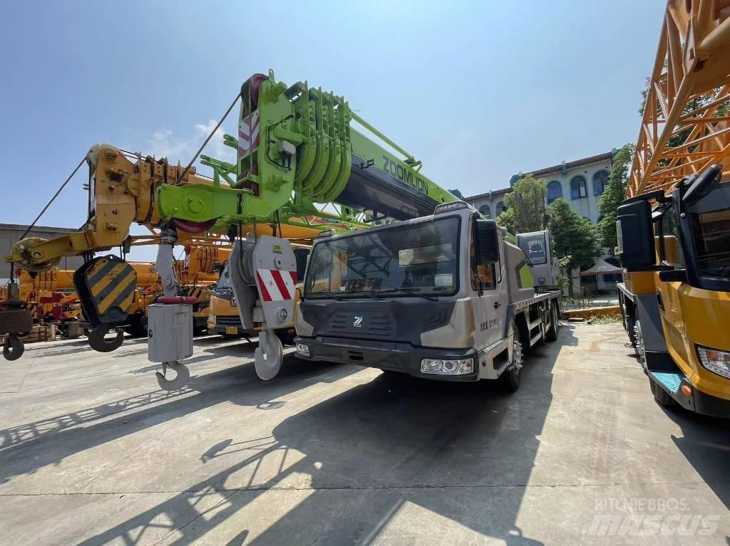Zoomlion ZCT251V Univerzálne terénne žeriavy