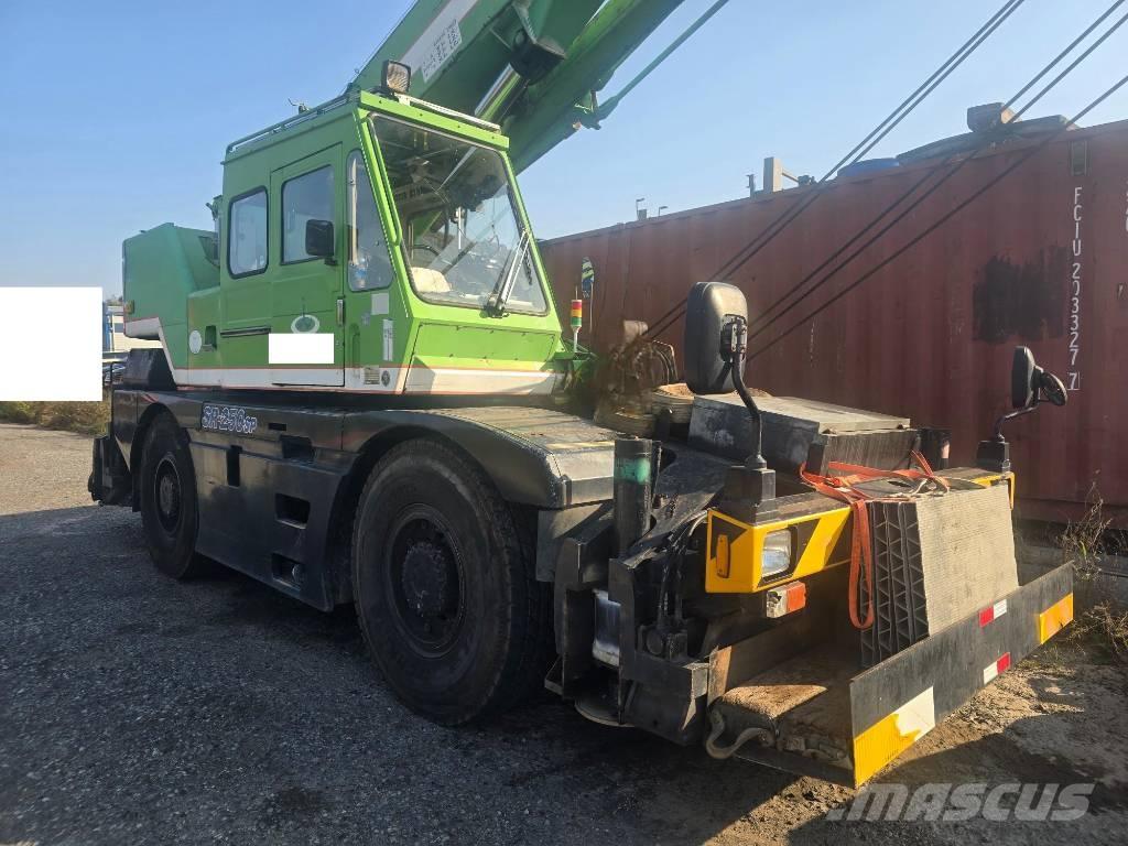 Kato SR 250 SP V Žeriavy pre ťažký terén