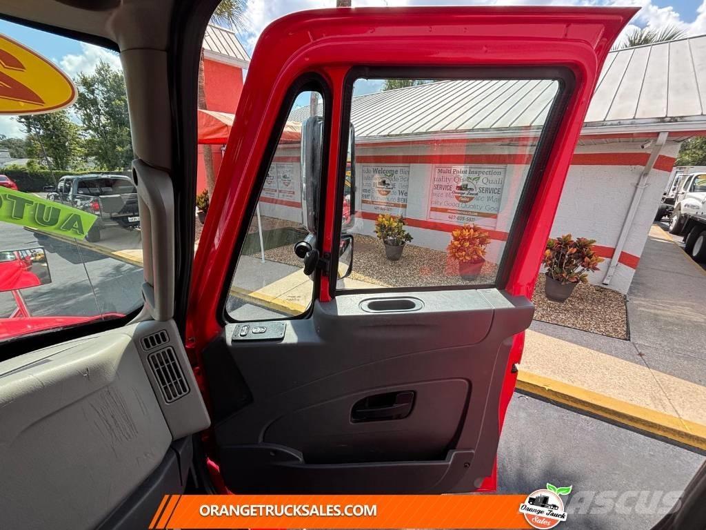 International 4300 Skriňová nadstavba