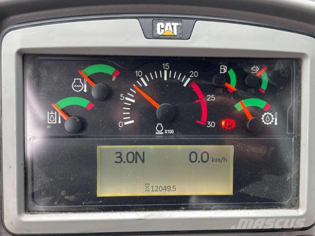 CAT 966M XE Kolesové nakladače