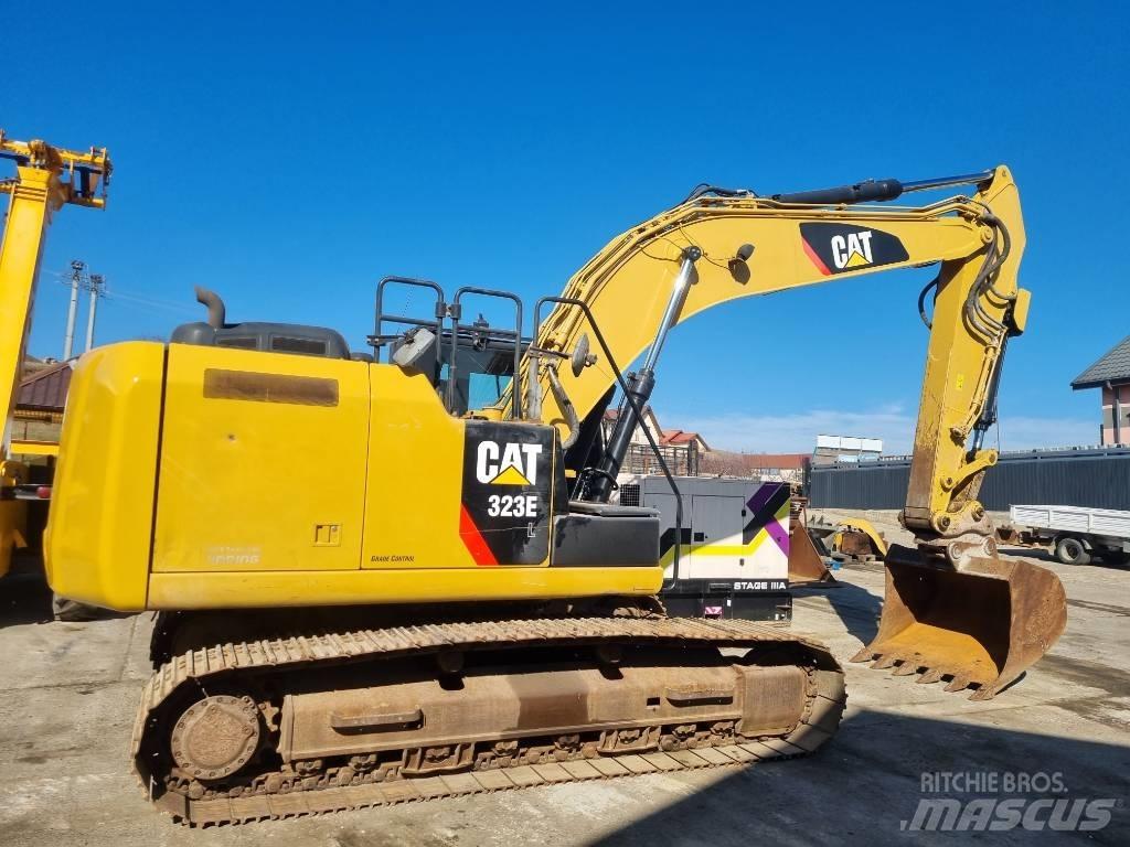 CAT 323 EL Pásové rýpadlá