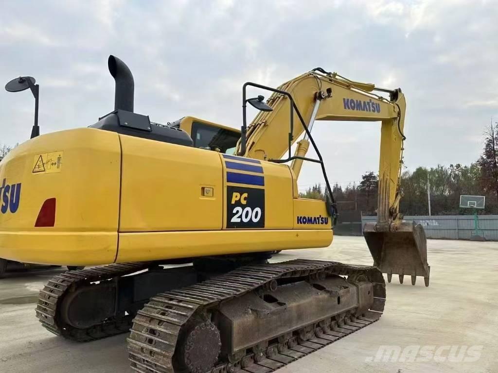 Komatsu PC 200 Pásové rýpadlá