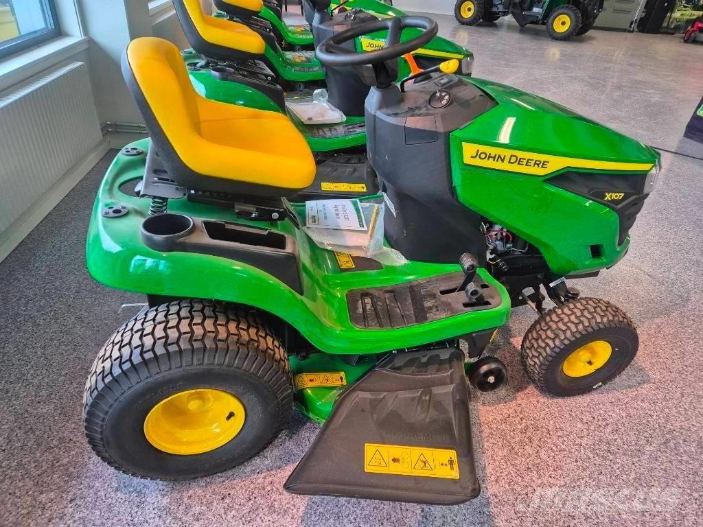 John Deere X 107 Samochodné kosačky