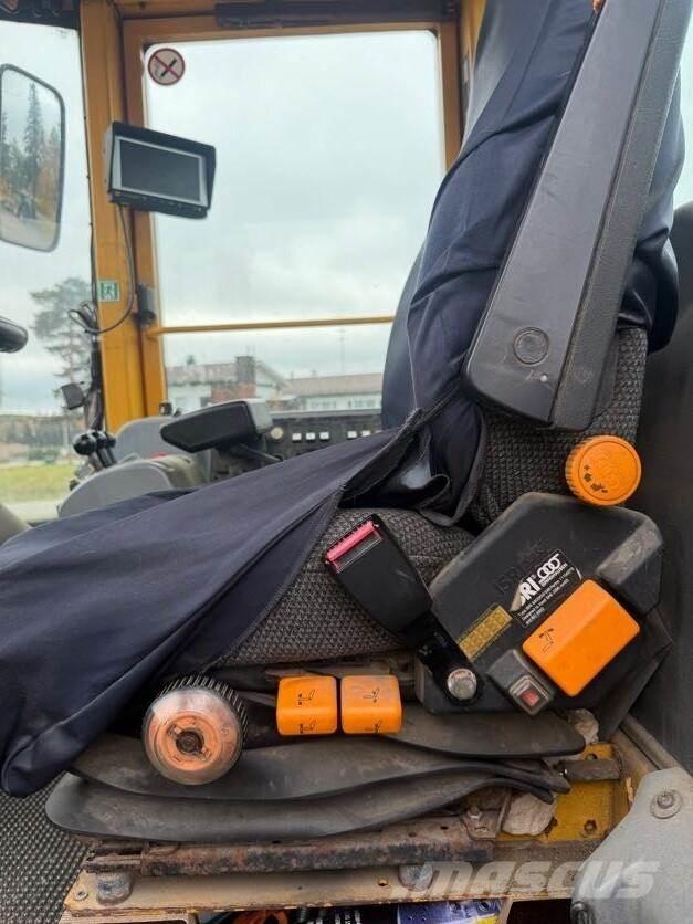 Volvo L110E Kolesové nakladače