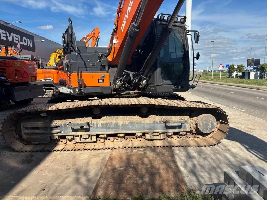 Develon DX300LC-7K Pásové rýpadlá