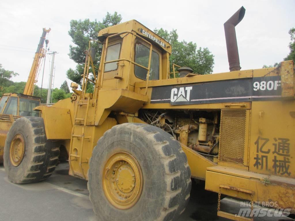 CAT 980 F Kolesové nakladače