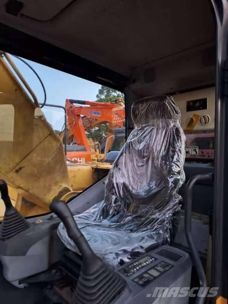 Komatsu PC 200-7 Pásové rýpadlá