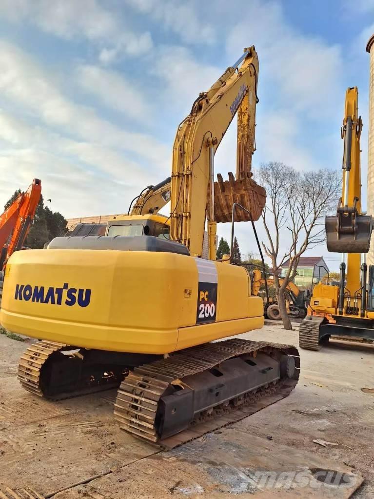 Komatsu PC 200-7 Pásové rýpadlá