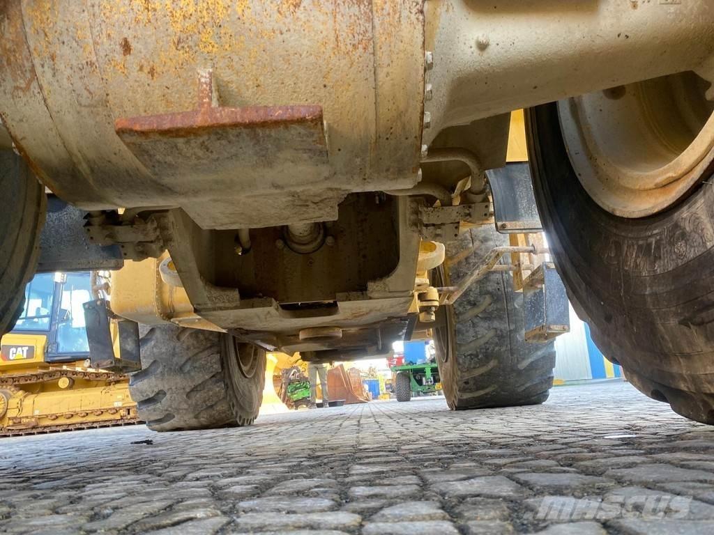 CAT 972G NVT Kolesové nakladače