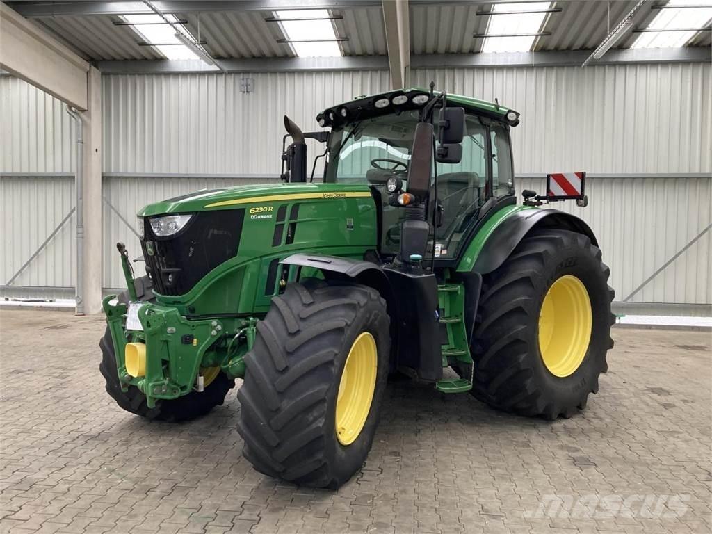 John Deere 6230R Traktory