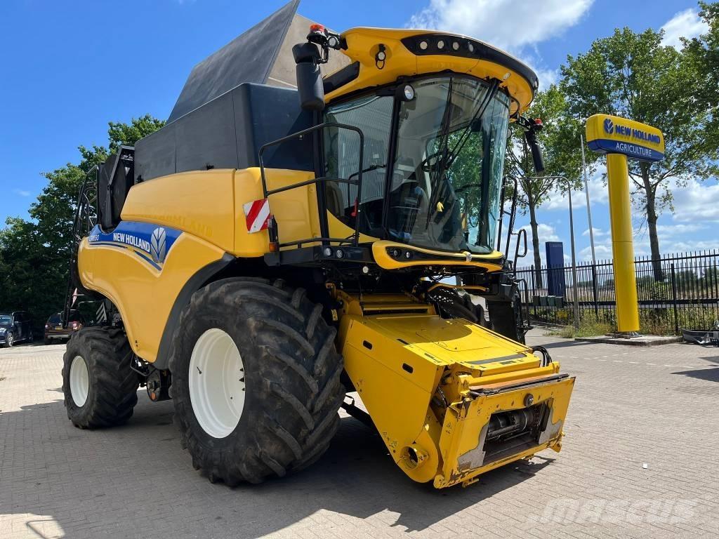 New Holland CR 8.80 Kombinované zberacie stroje