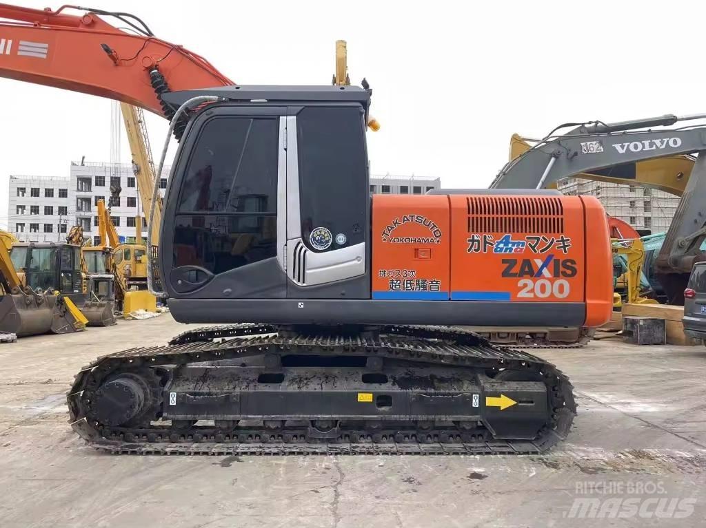 Hitachi ZX 200 Pásové rýpadlá