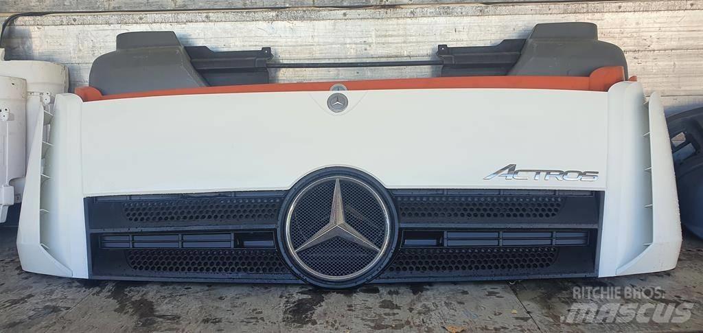Mercedes-Benz Actros Kabíny a interiér