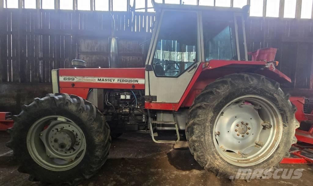 Massey Ferguson 699 Traktory
