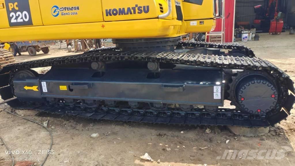 Komatsu 220 Pásové rýpadlá