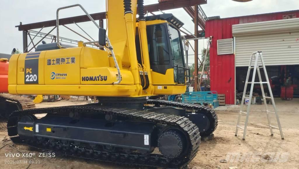 Komatsu 220 Pásové rýpadlá