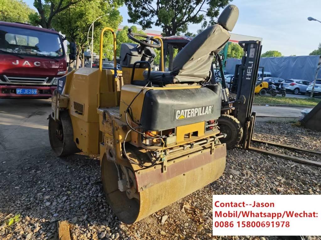 CAT CB 24 Tandemové valce