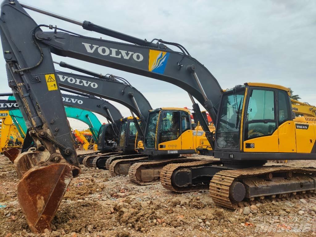 Volvo EC220D Pásové rýpadlá