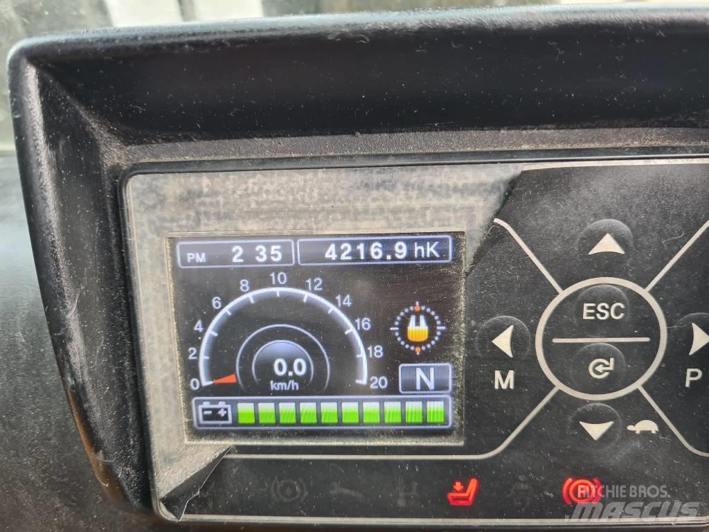 Hyundai 16 B-9 Akumulátorové vozíky