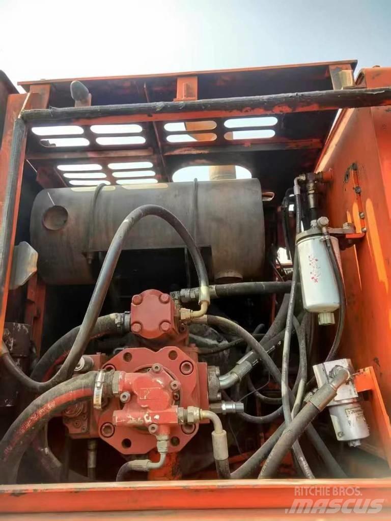 Doosan DH 150 W-7 Kolesové rýpadlá