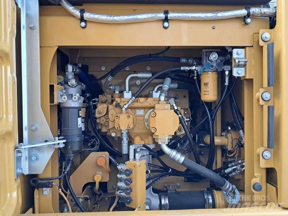 CAT 323 F L Pásové rýpadlá