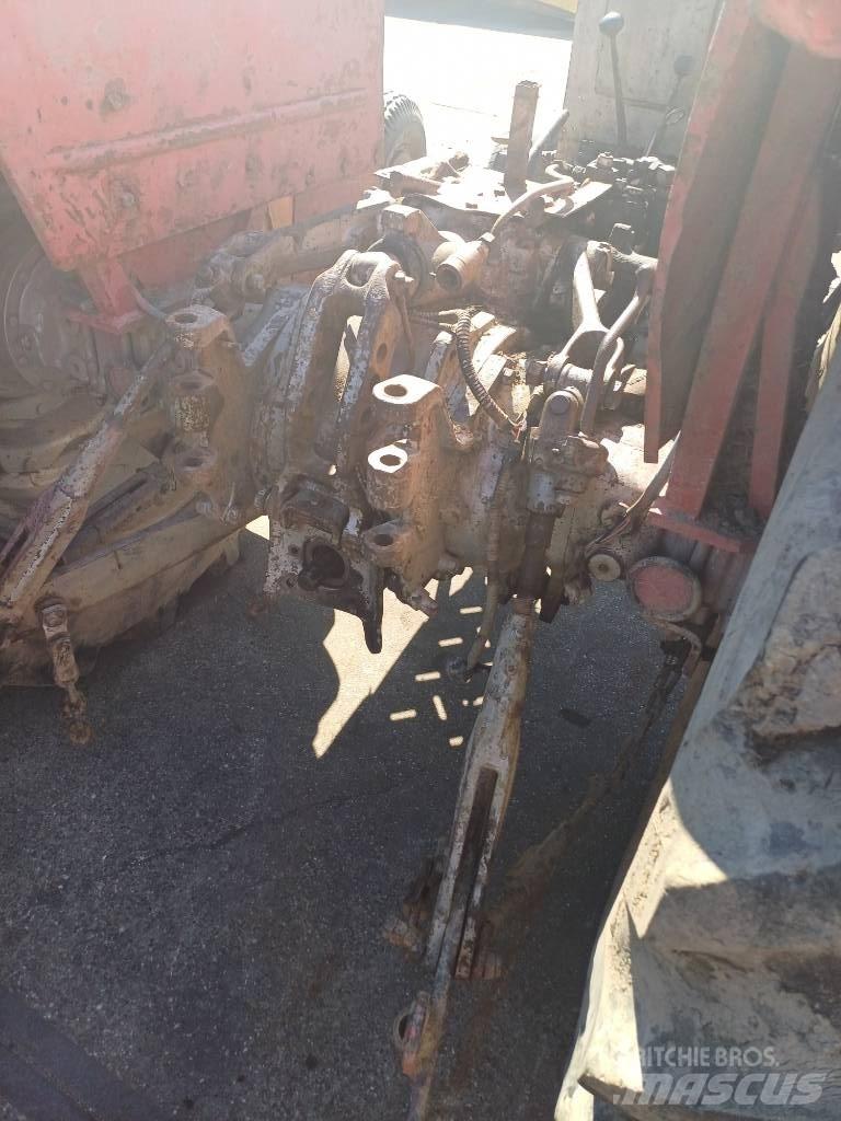 Massey Ferguson 168 Traktory