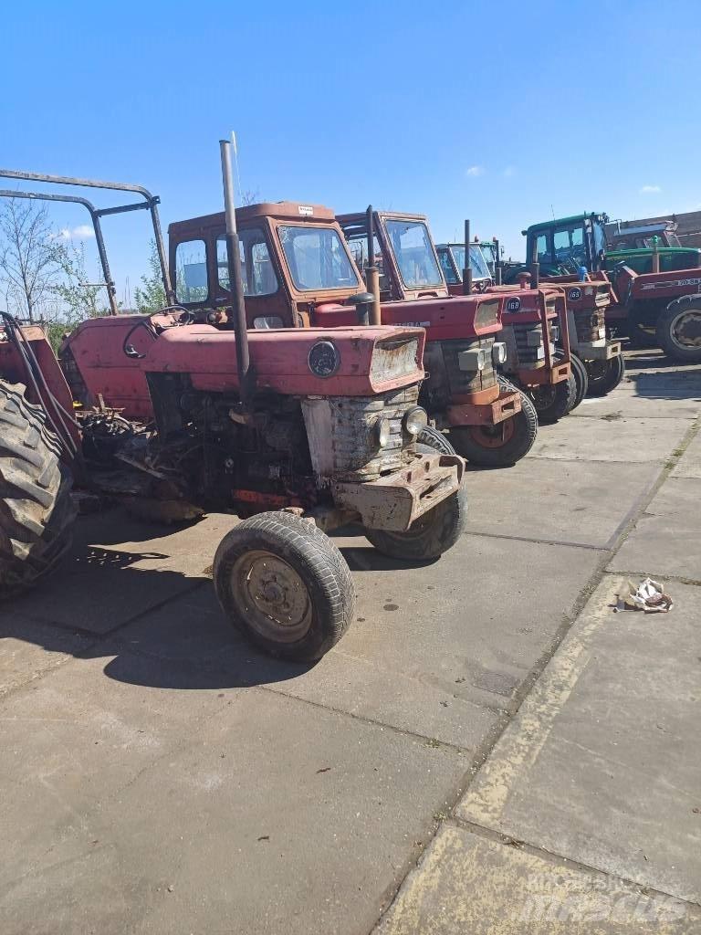 Massey Ferguson 168 Traktory
