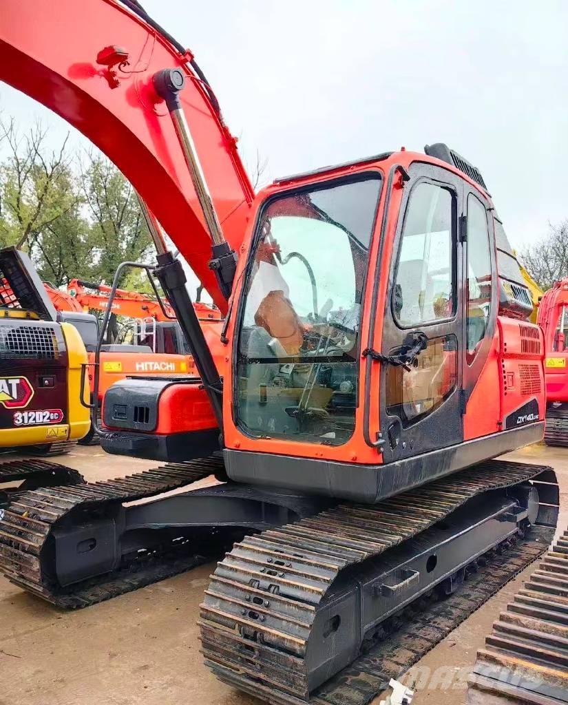 Doosan DX 140 Pásové rýpadlá